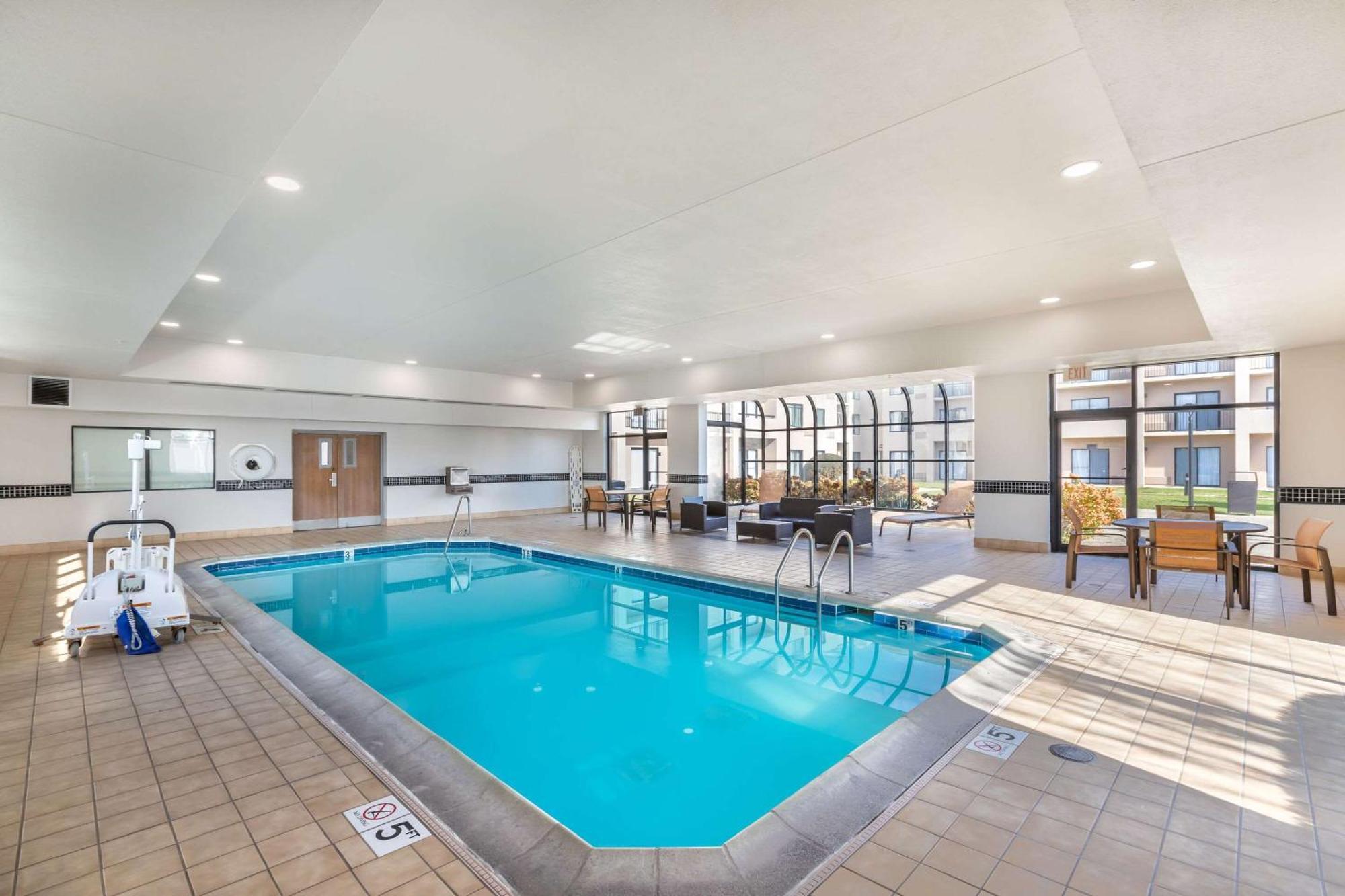 Comfort Inn & Suites Arlington Heights - Buffalo Grove Dış mekan fotoğraf