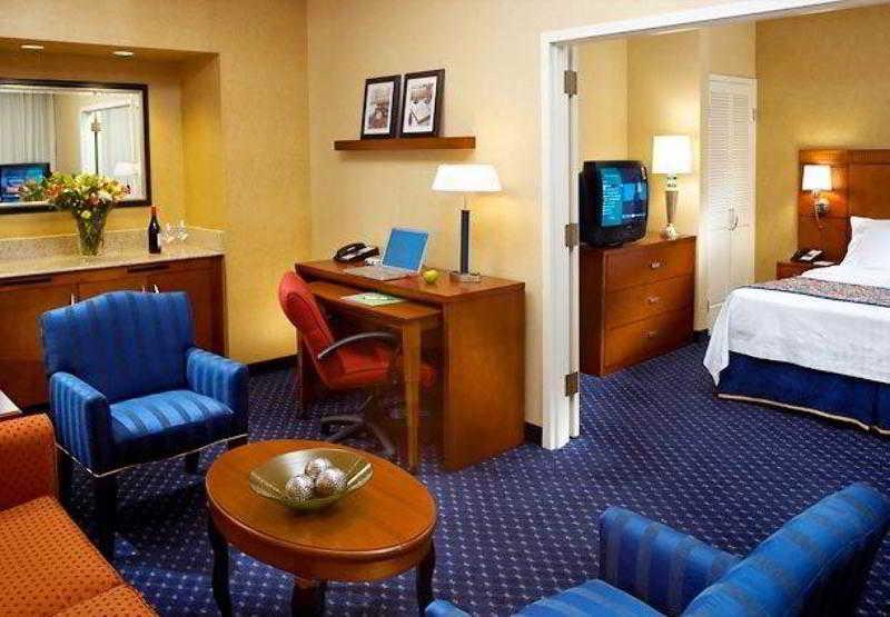 Comfort Inn & Suites Arlington Heights - Buffalo Grove Oda fotoğraf